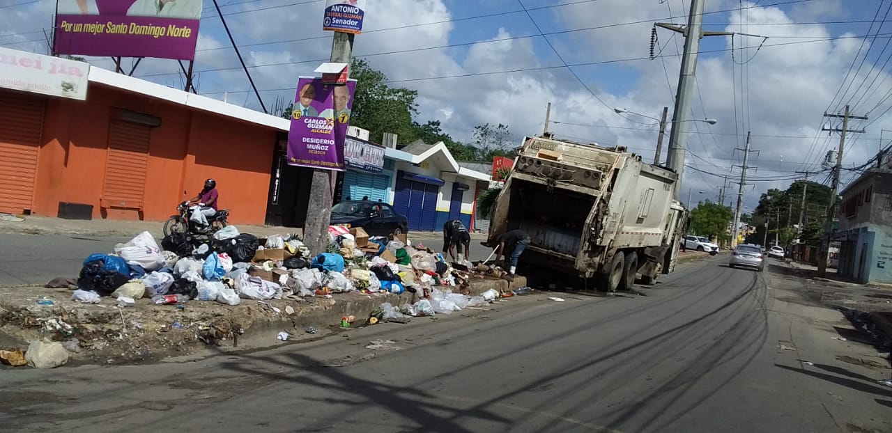 Alcalde René Polanco ordena amplio operativo de recogida de desechos sólidos