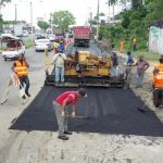 Alcaldía de SDN y Obras Públicas intervienen principales avenidas con amplio programa de asfaltado y bacheo en ese municipio
