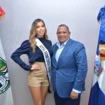 Alcalde Carlos Guzmán recibe representante de Santo Domingo Norte al Miss República Dominicana 2021