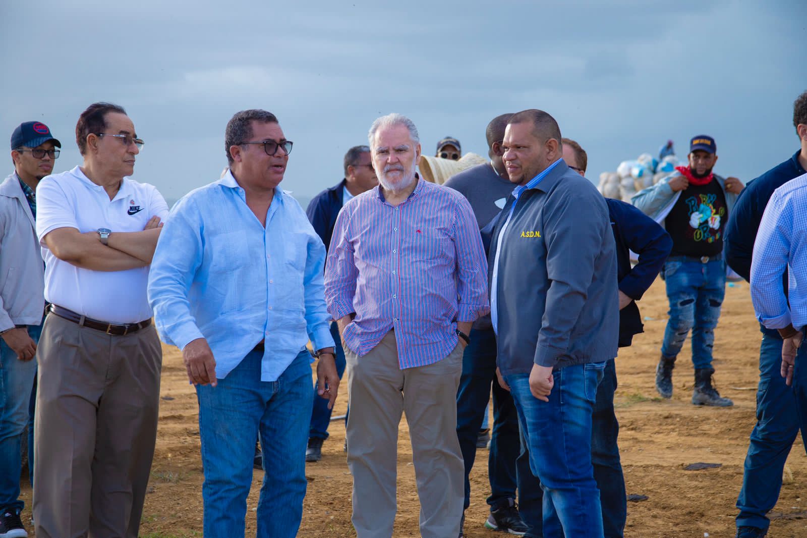 Alcalde Carlos Guzmán y ministro de Medio Ambiente supervisan funcionamiento de vertedero Duquesa